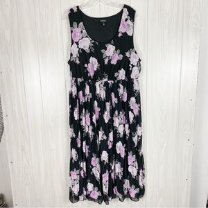 Torrid | Black & Pink Floral Pleated Dress Size 2X